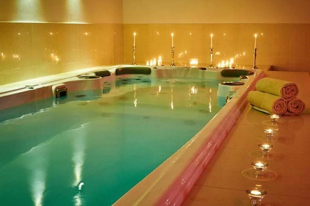 swimming pool spa