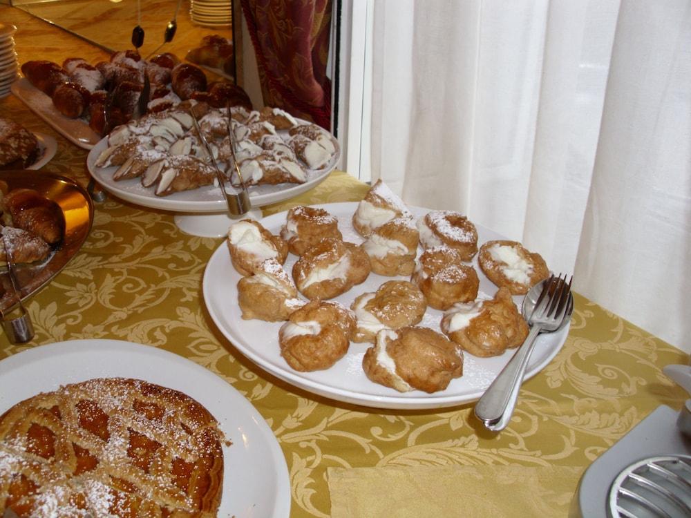 restaurant-cafeteria
