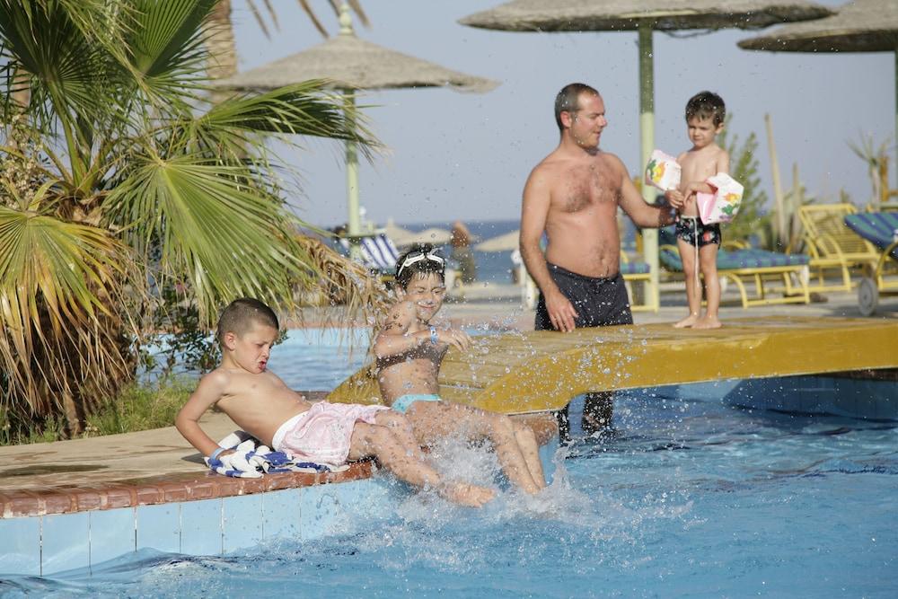swimming pool spa