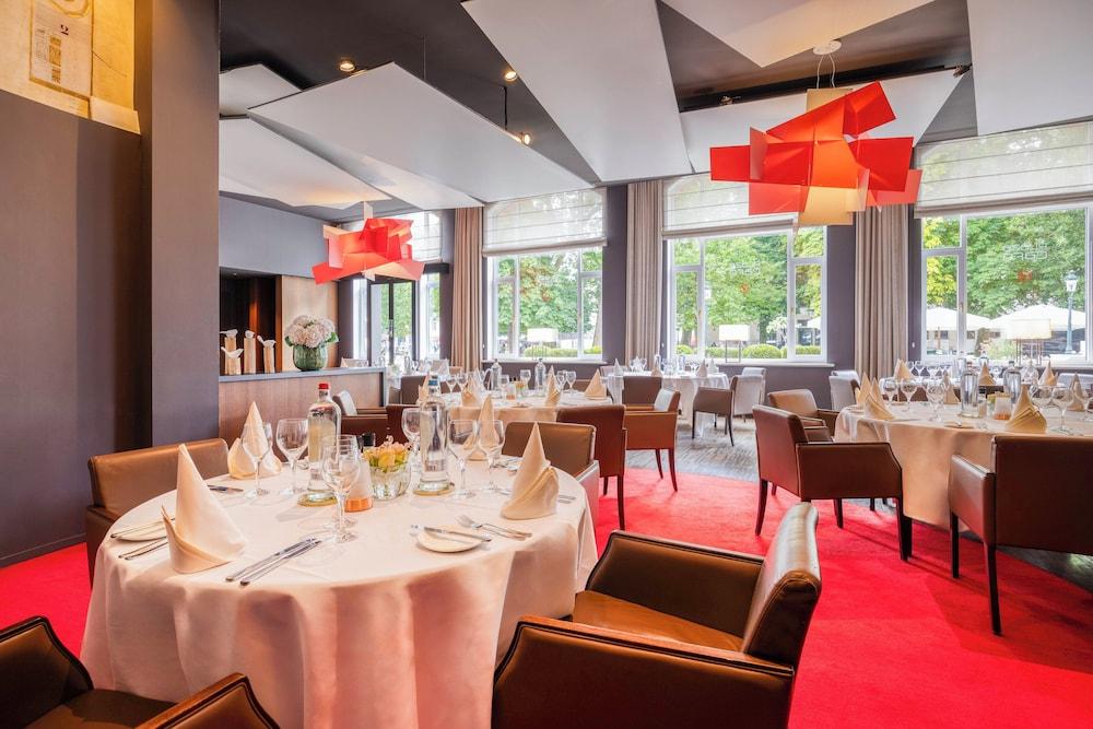 restaurant cafeteria