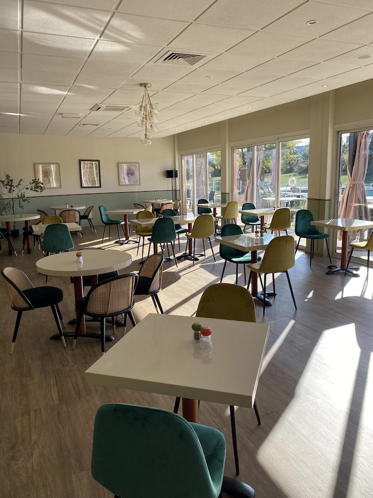restaurant cafeteria