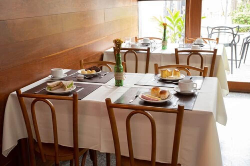 restaurant-cafeteria