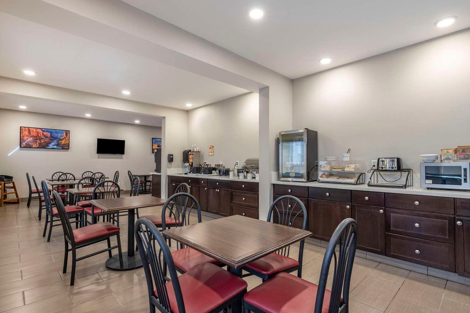 restaurant cafeteria