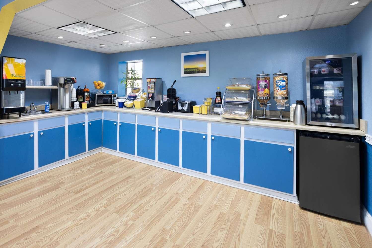 restaurant cafeteria