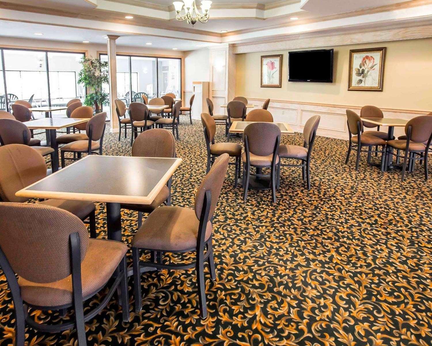 restaurant cafeteria