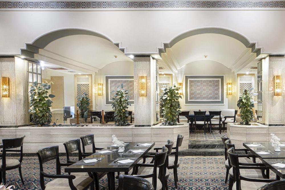 restaurant cafeteria