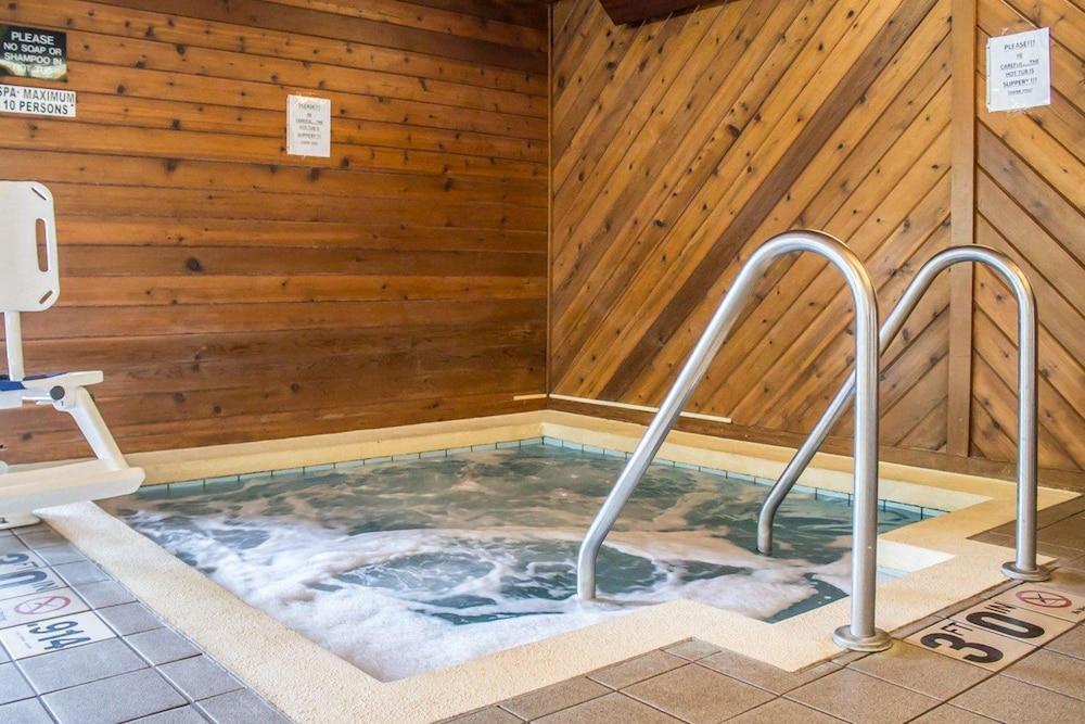 swimming pool spa