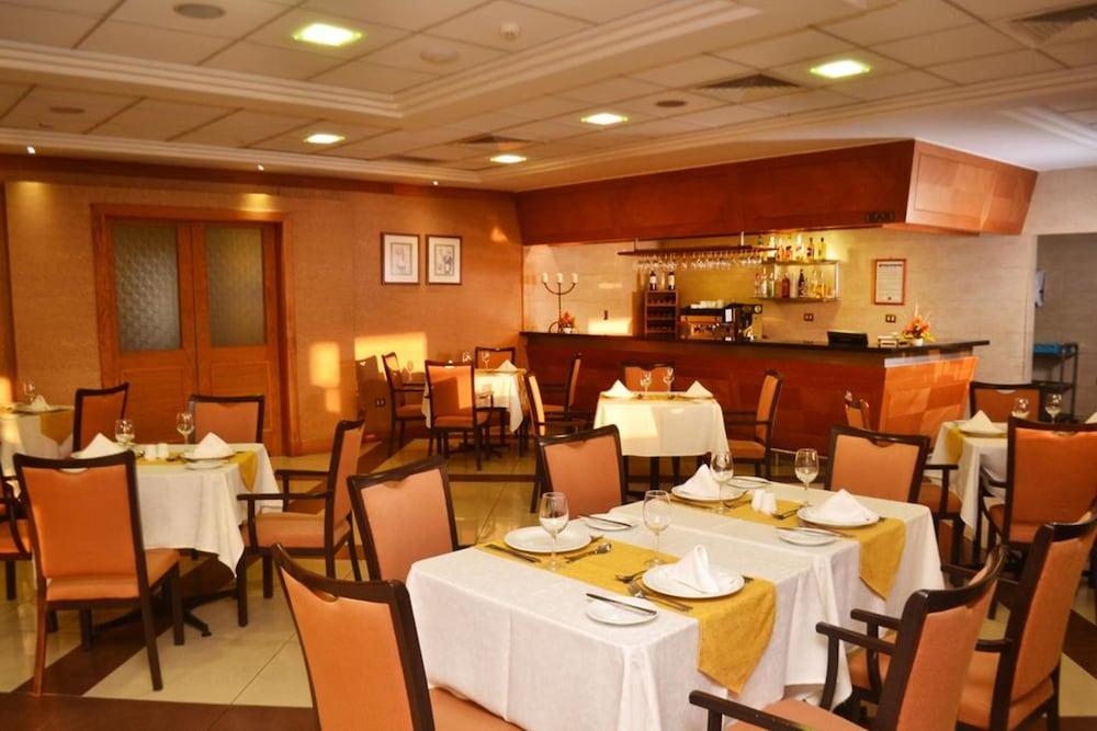 restaurant-cafeteria