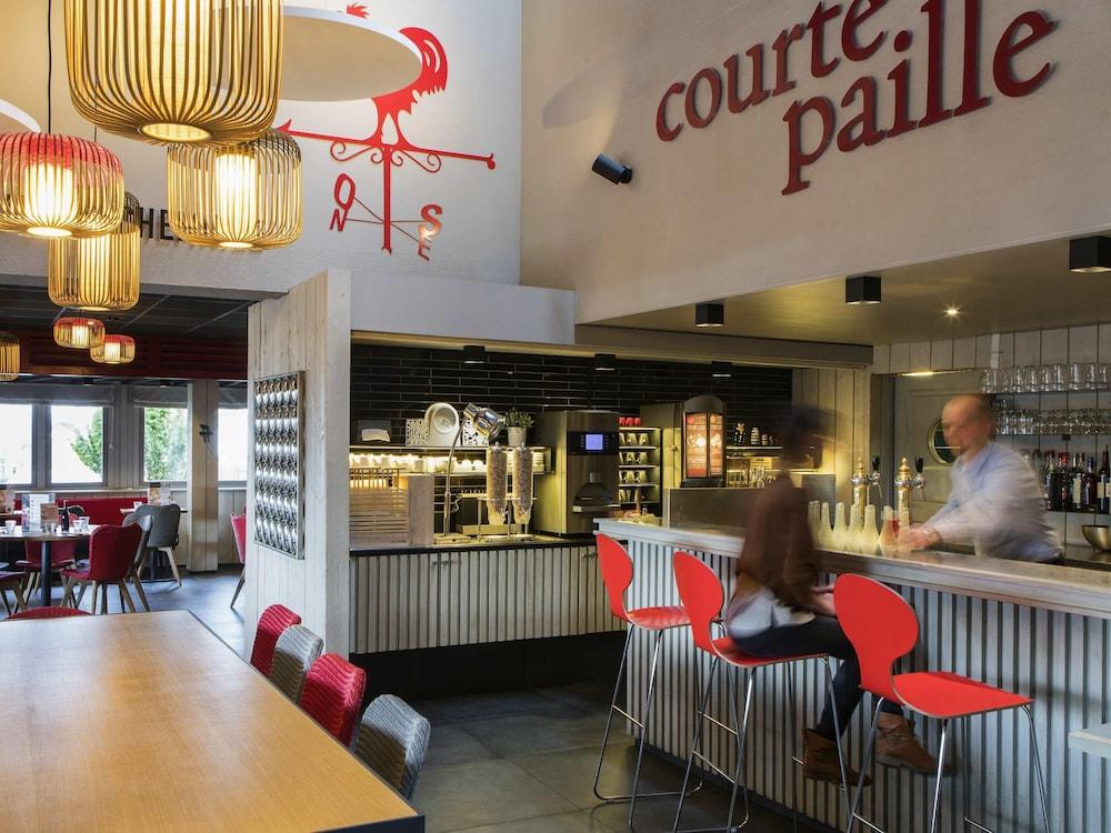 restaurant cafeteria