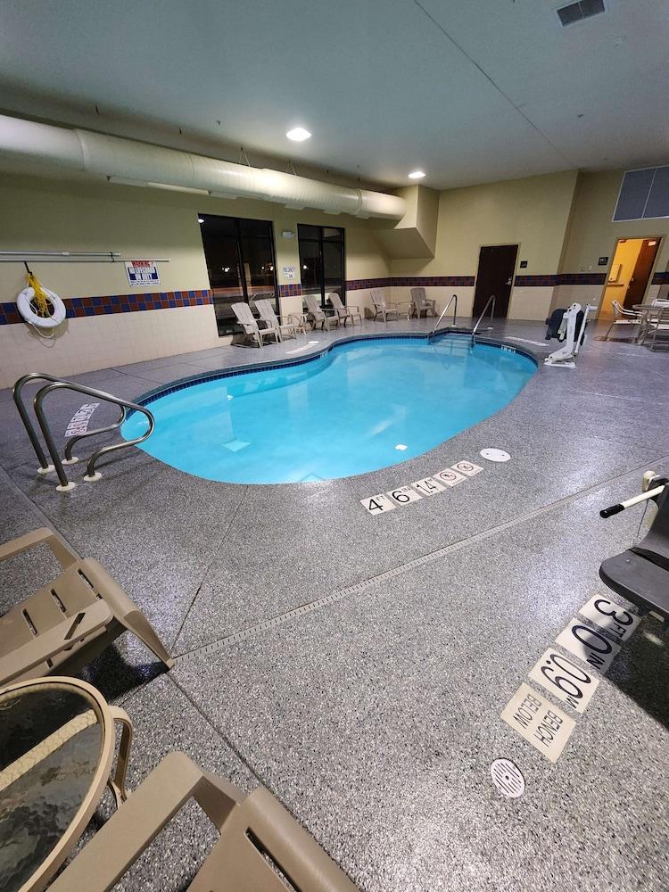 swimming pool spa