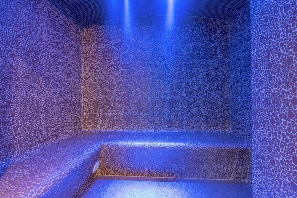 swimming pool spa