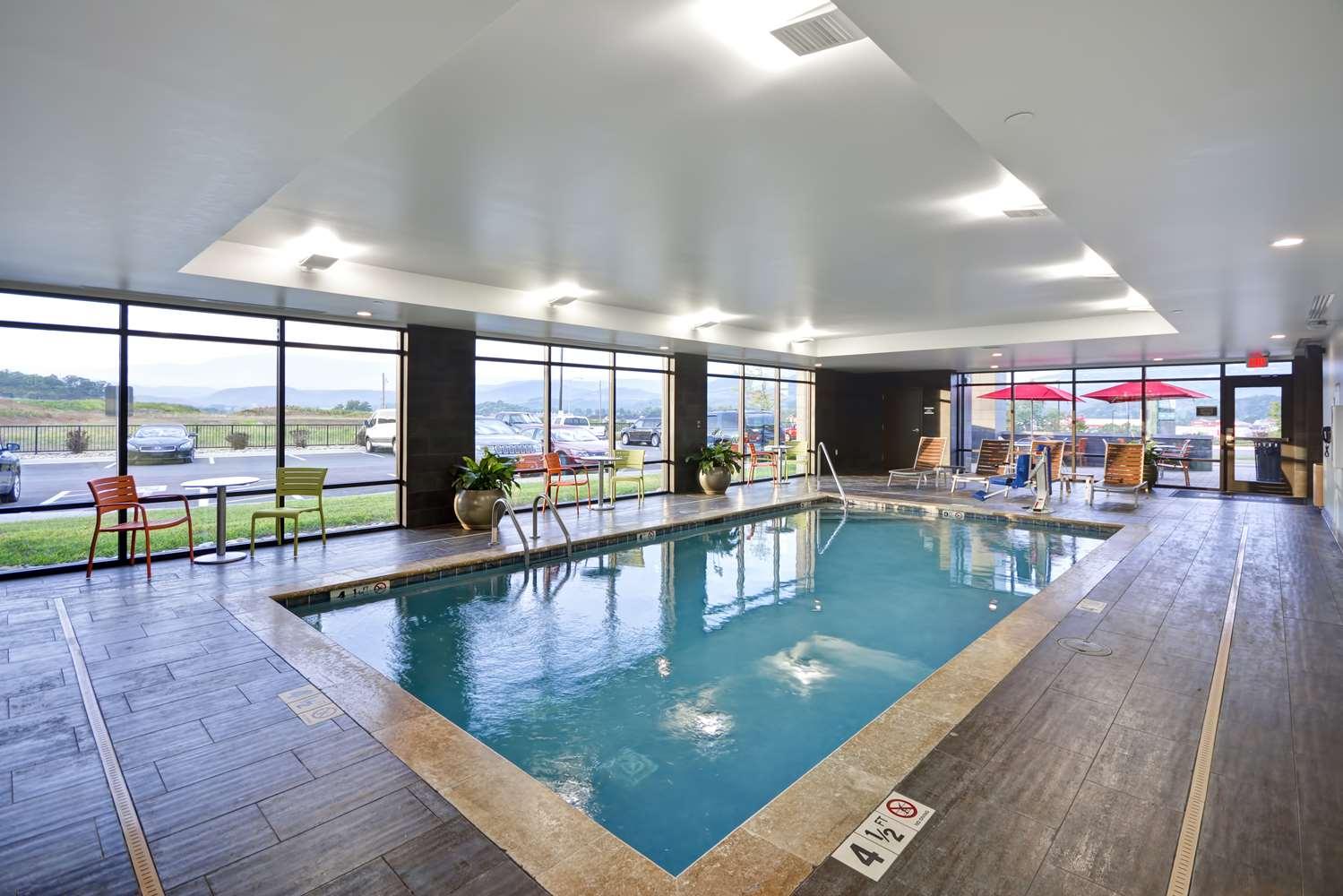 swimming pool spa
