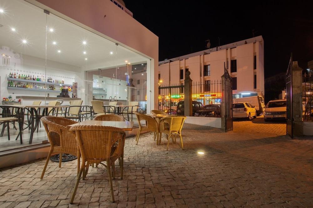 restaurant-cafeteria