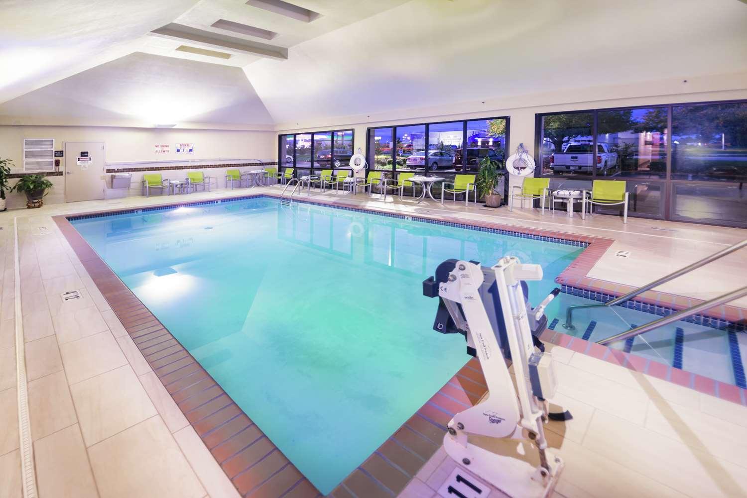 swimming pool spa