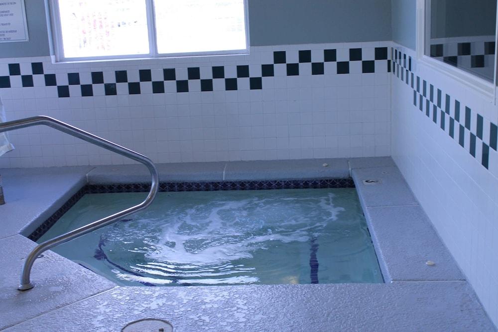 swimming pool spa