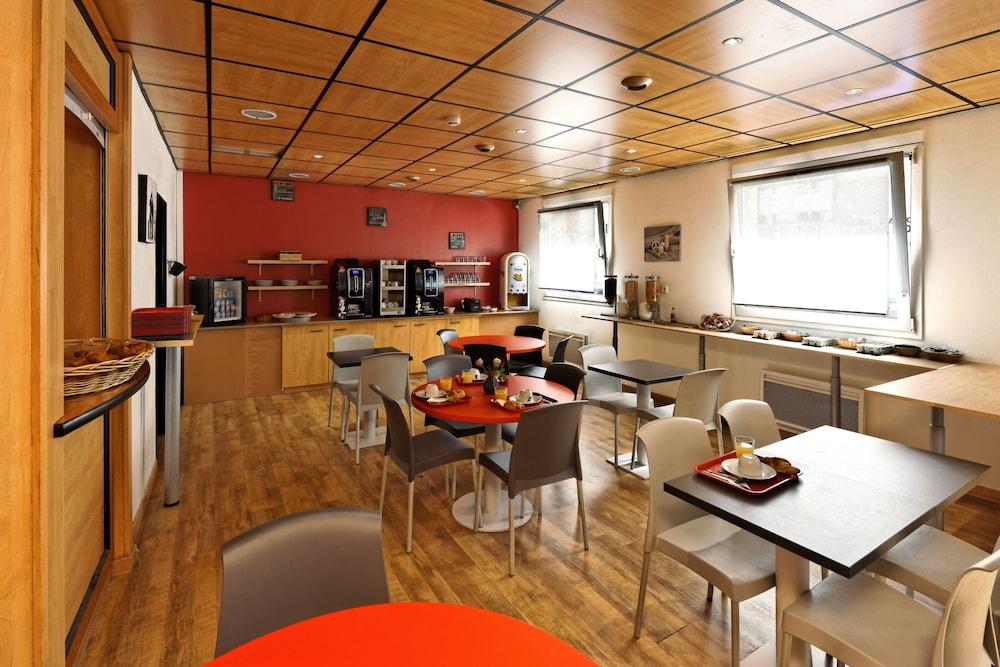 restaurant cafeteria