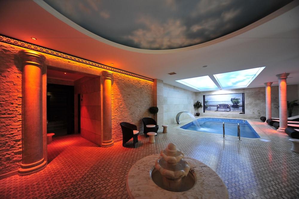 swimming pool spa