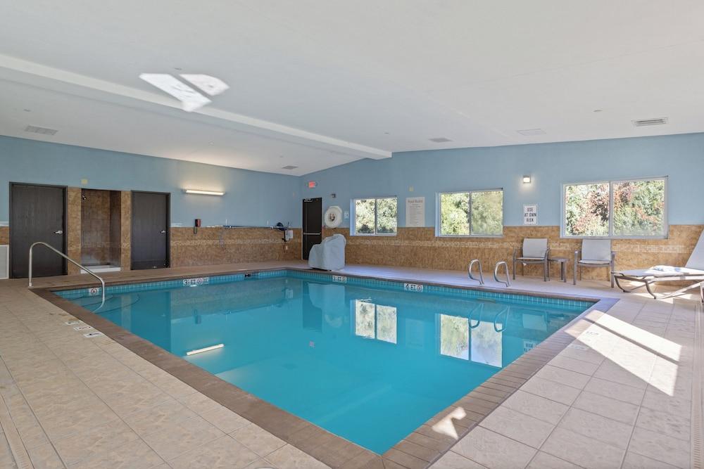swimming pool spa