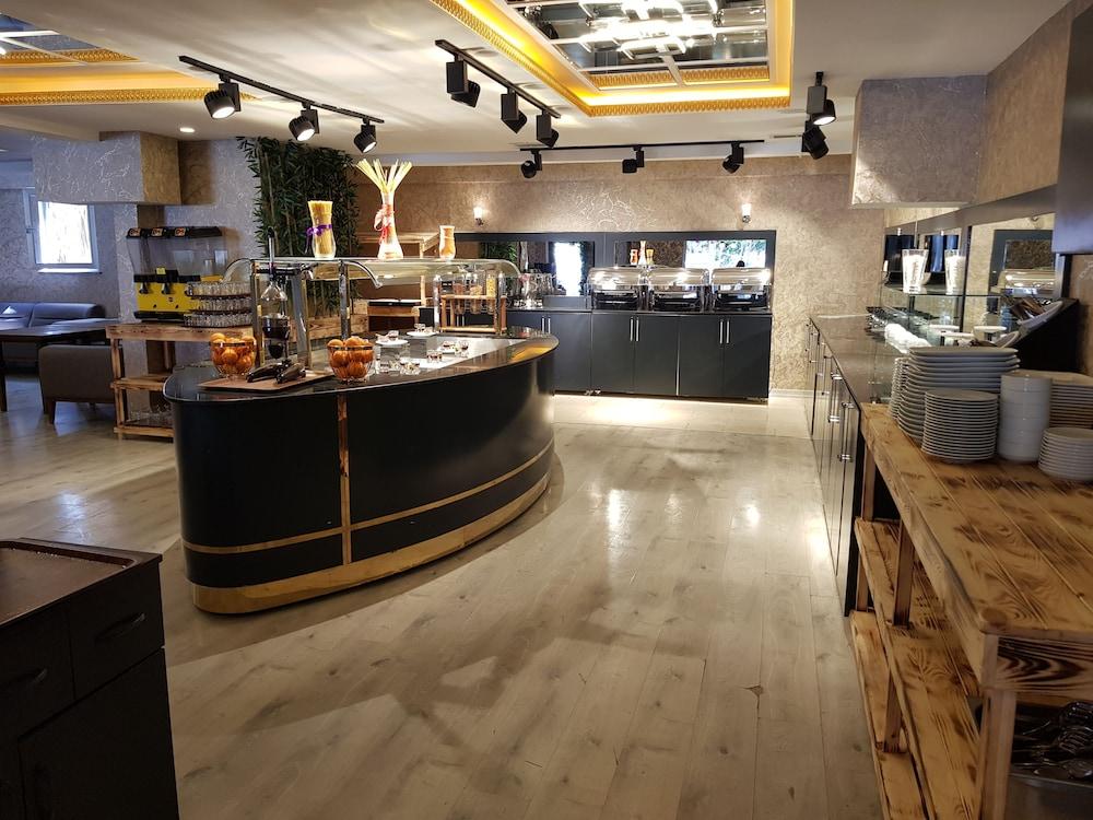 restaurant cafeteria