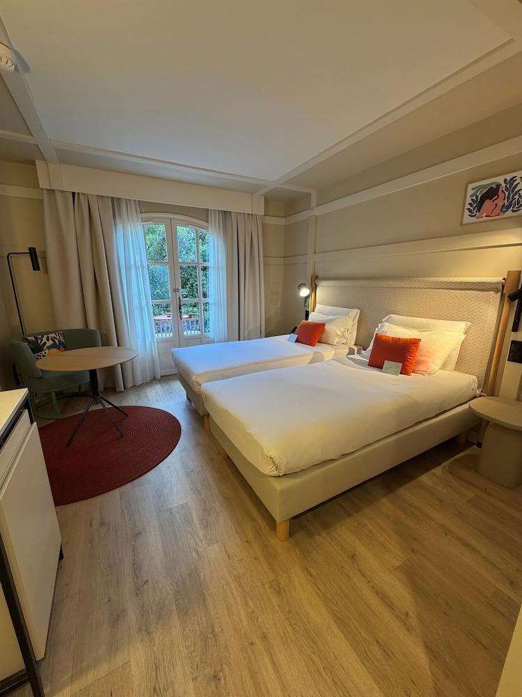 rooms