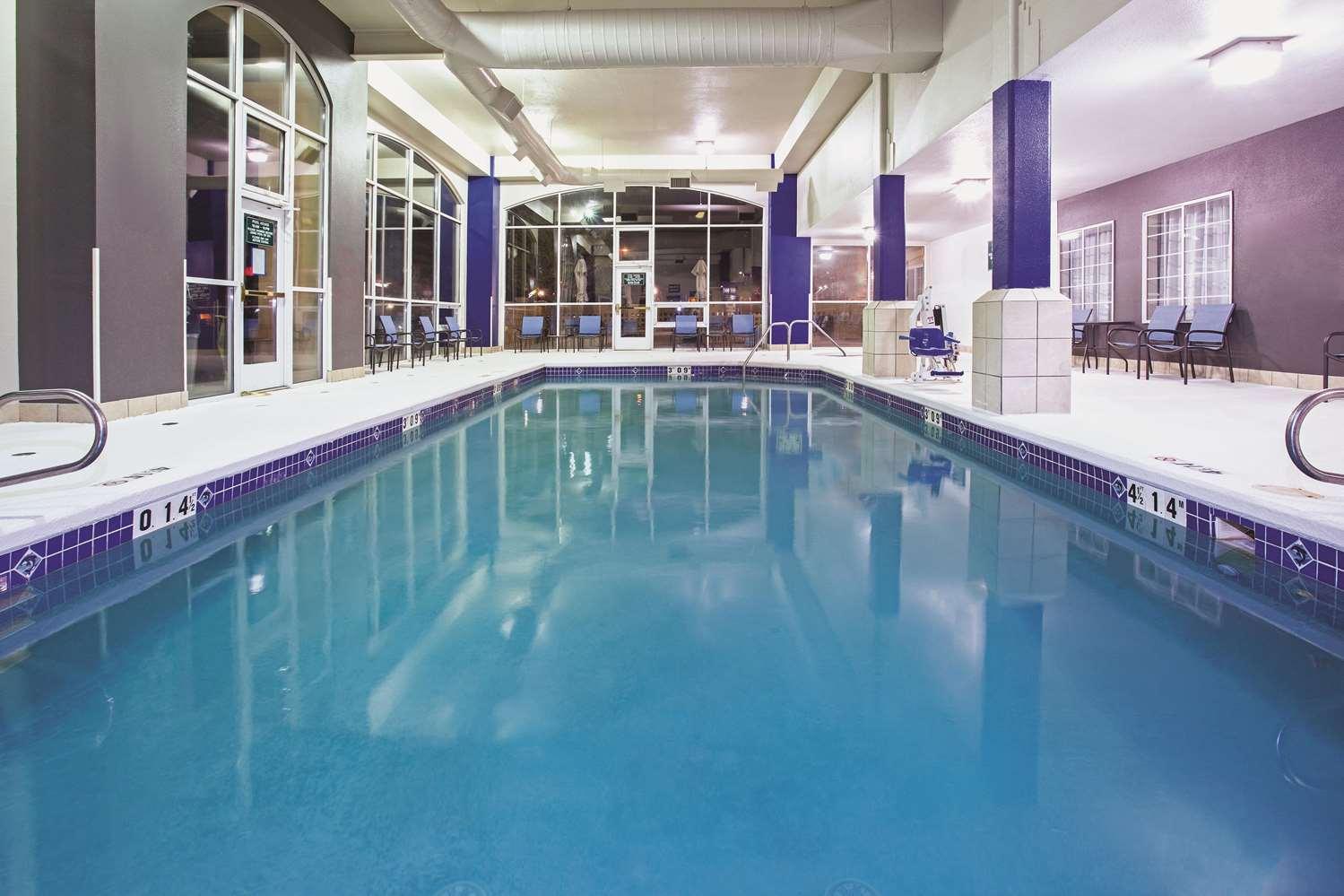 swimming pool spa
