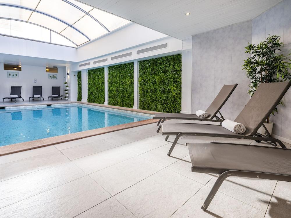swimming pool spa