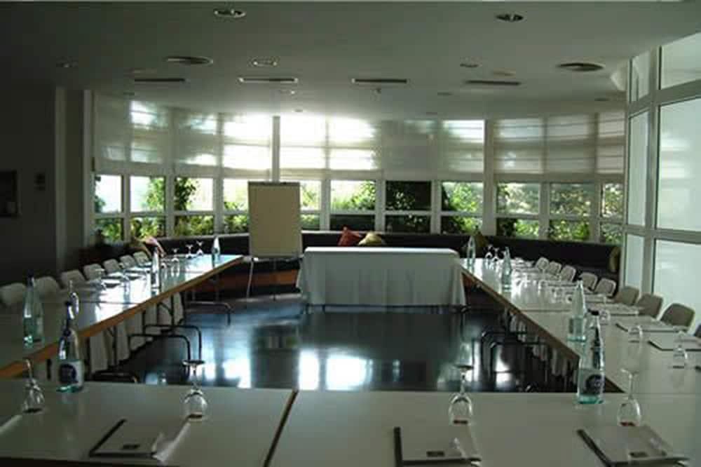 swimming pool spa