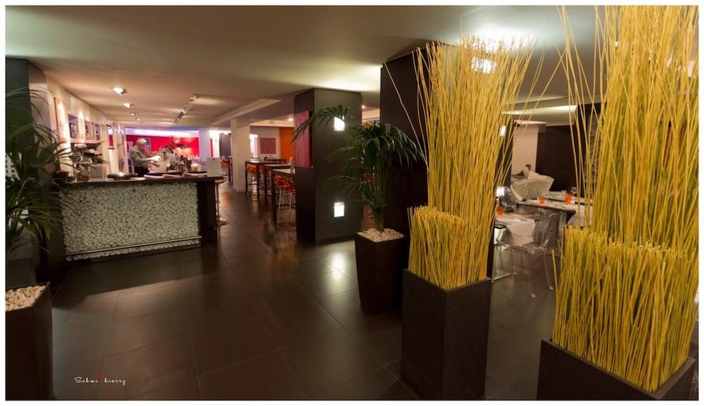 lobby