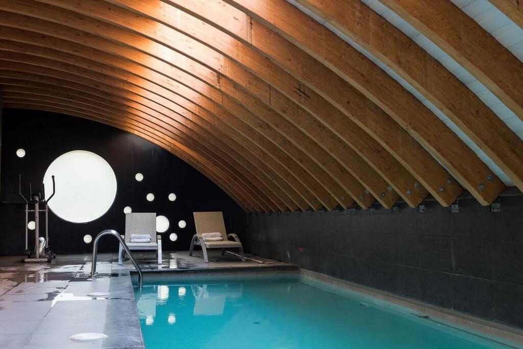 swimming pool spa