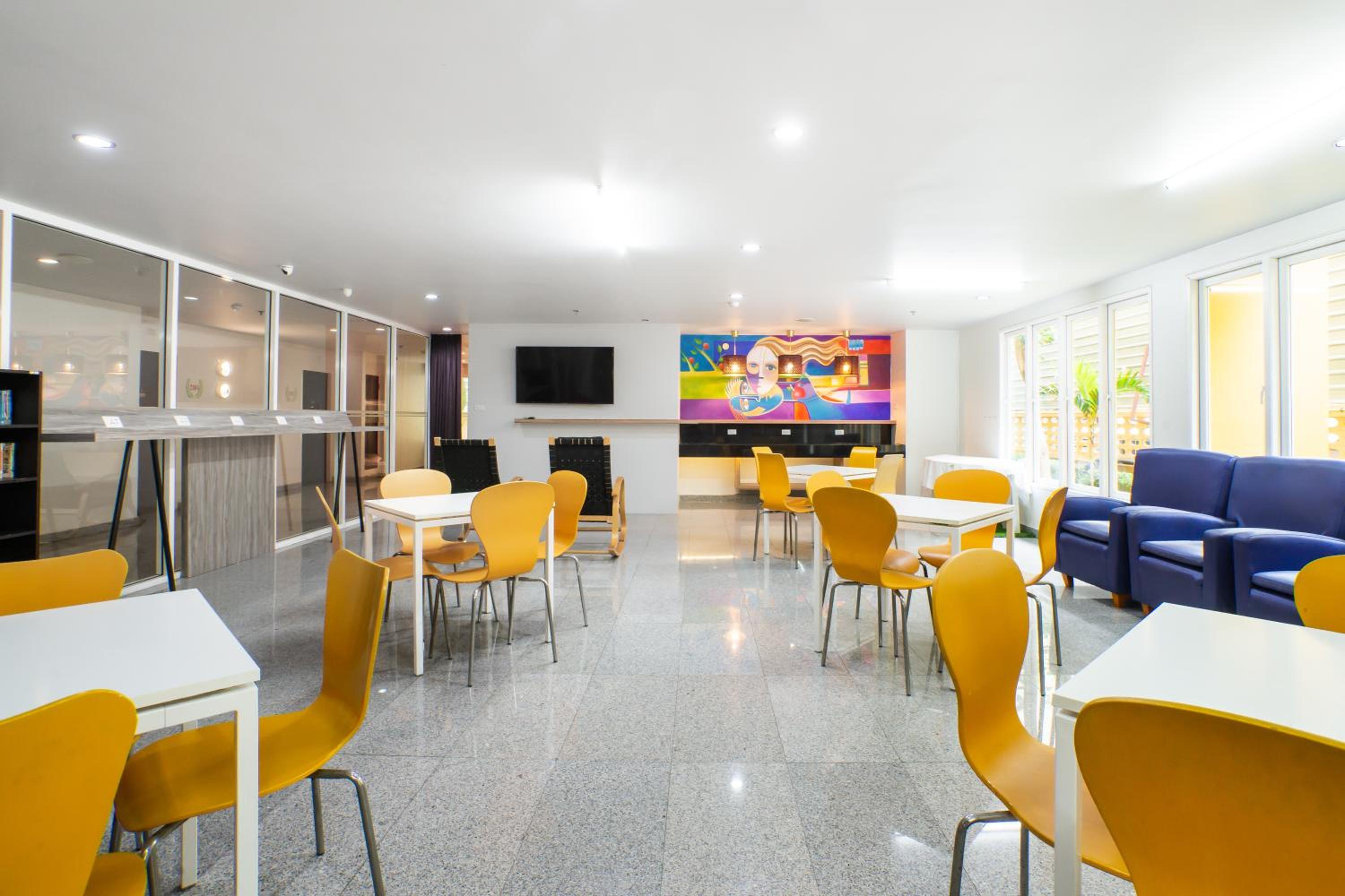 restaurant cafeteria