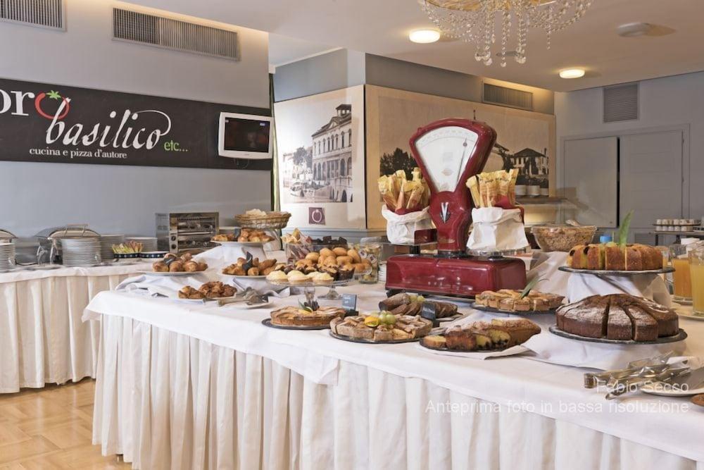 restaurant-cafeteria