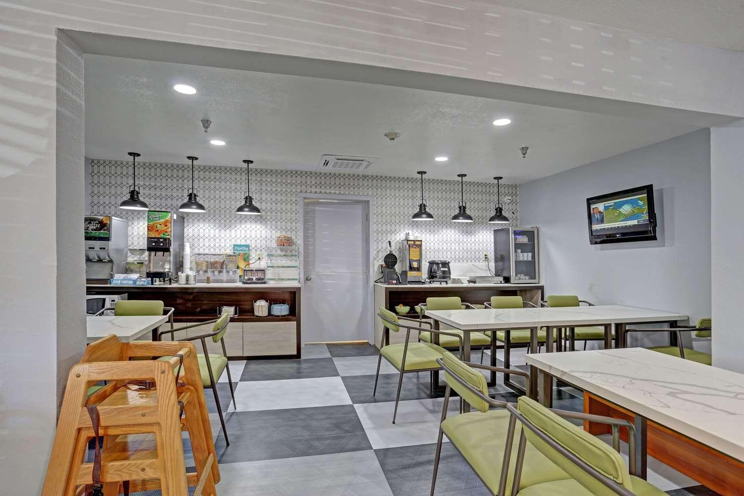 restaurant cafeteria