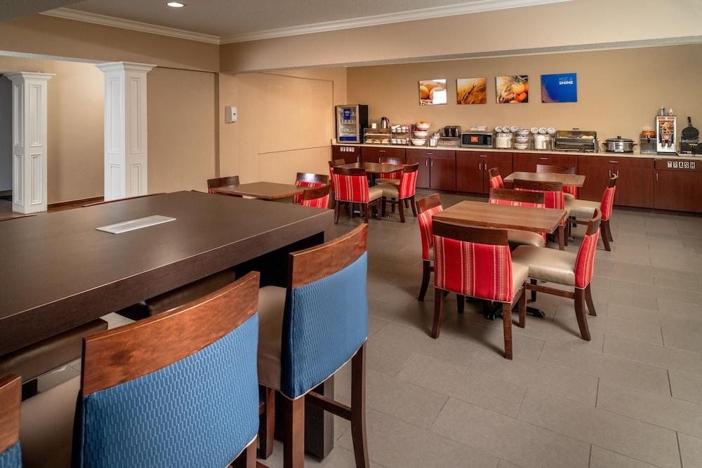 restaurant cafeteria