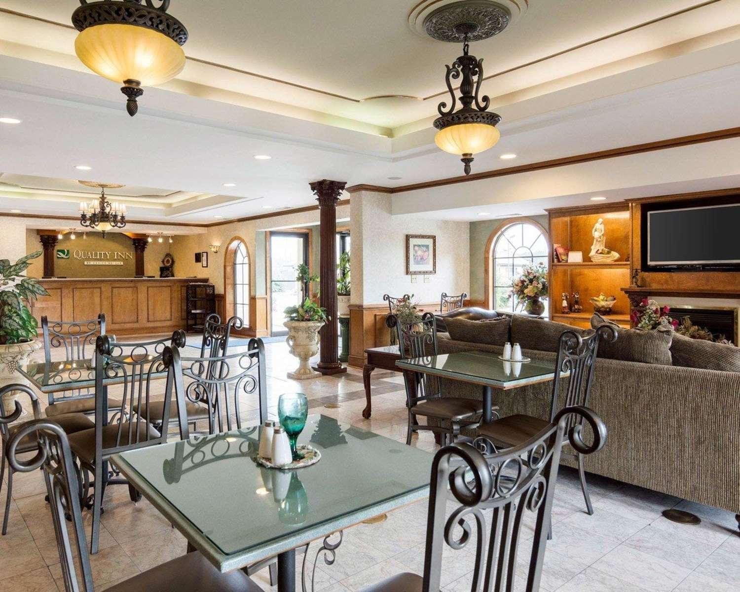 restaurant cafeteria