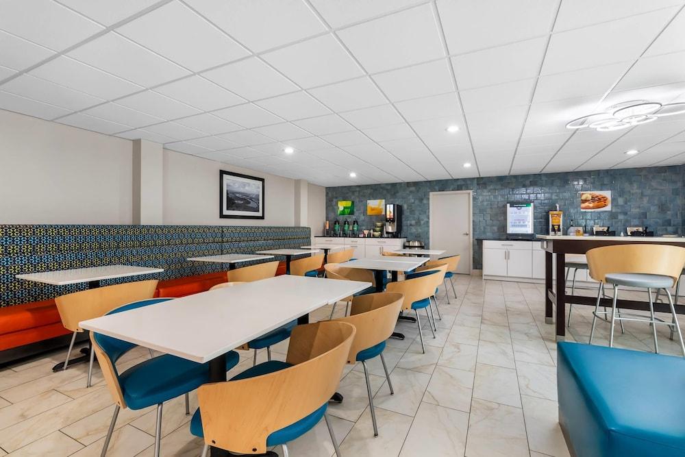 restaurant cafeteria