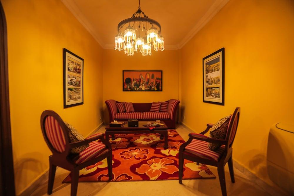 lounge