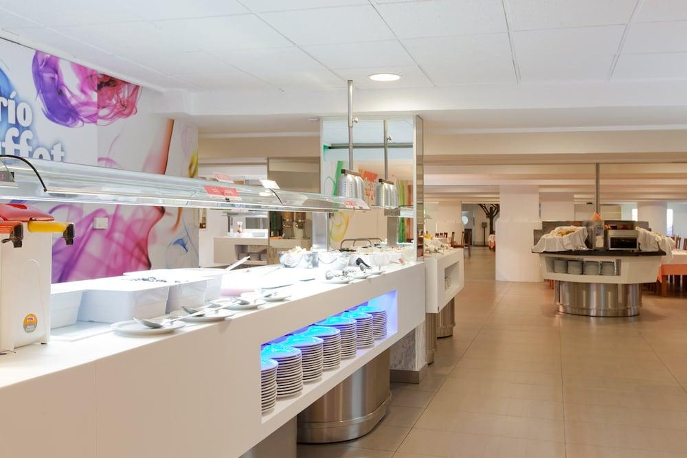 restaurant cafeteria