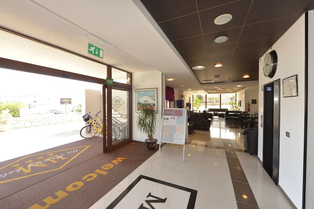 lobby