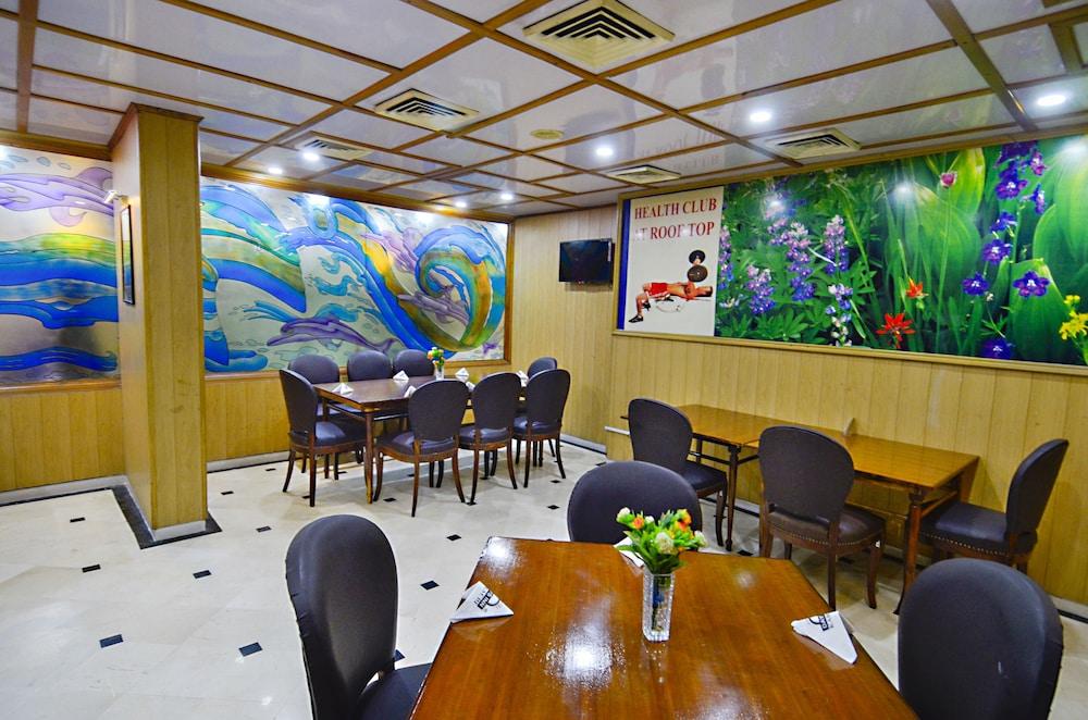 restaurant cafeteria