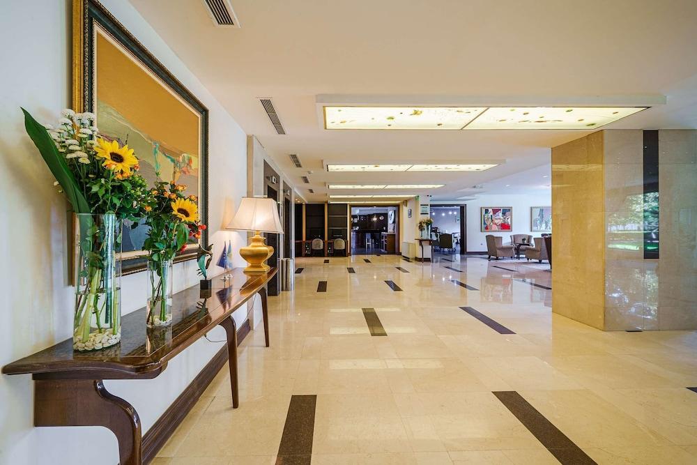 lobby