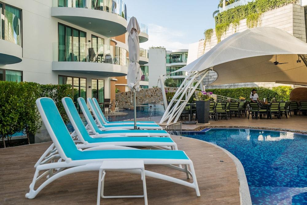 swimming pool spa