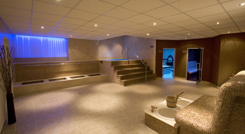 swimming pool spa