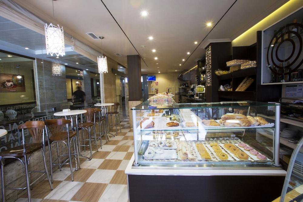 restaurant cafeteria
