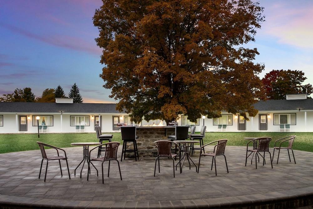 restaurant cafeteria