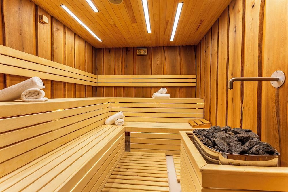 swimming pool spa