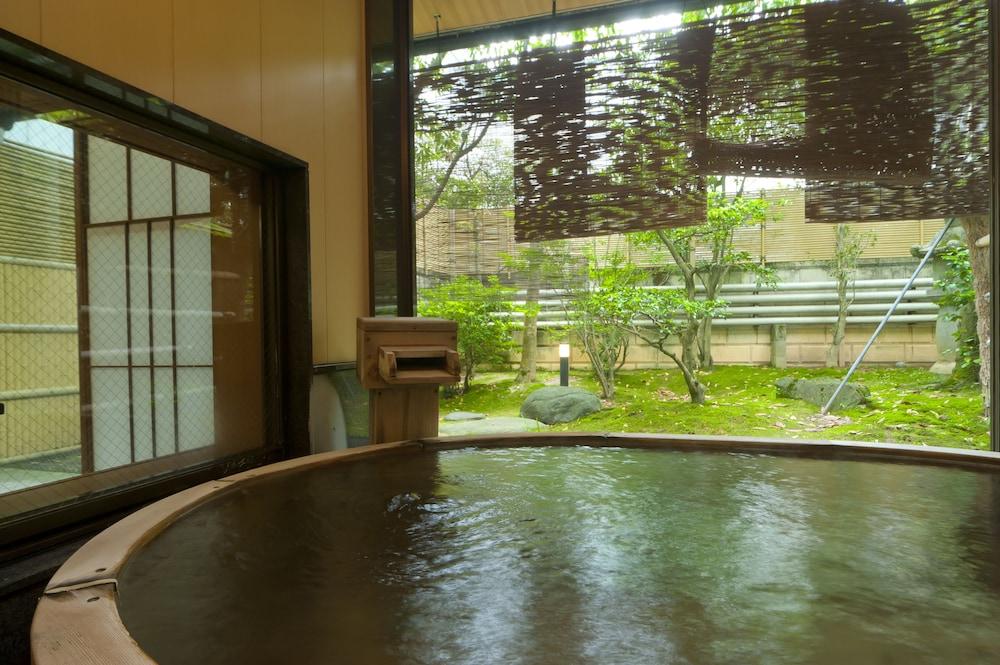swimming pool spa