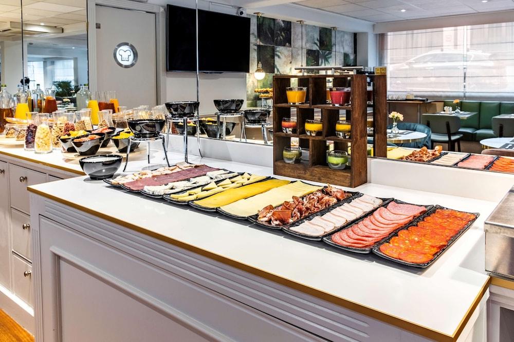 restaurant cafeteria