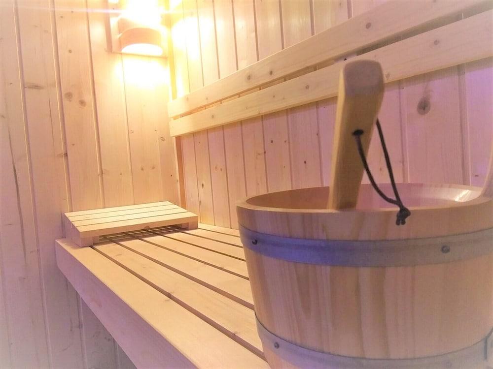 swimming pool spa