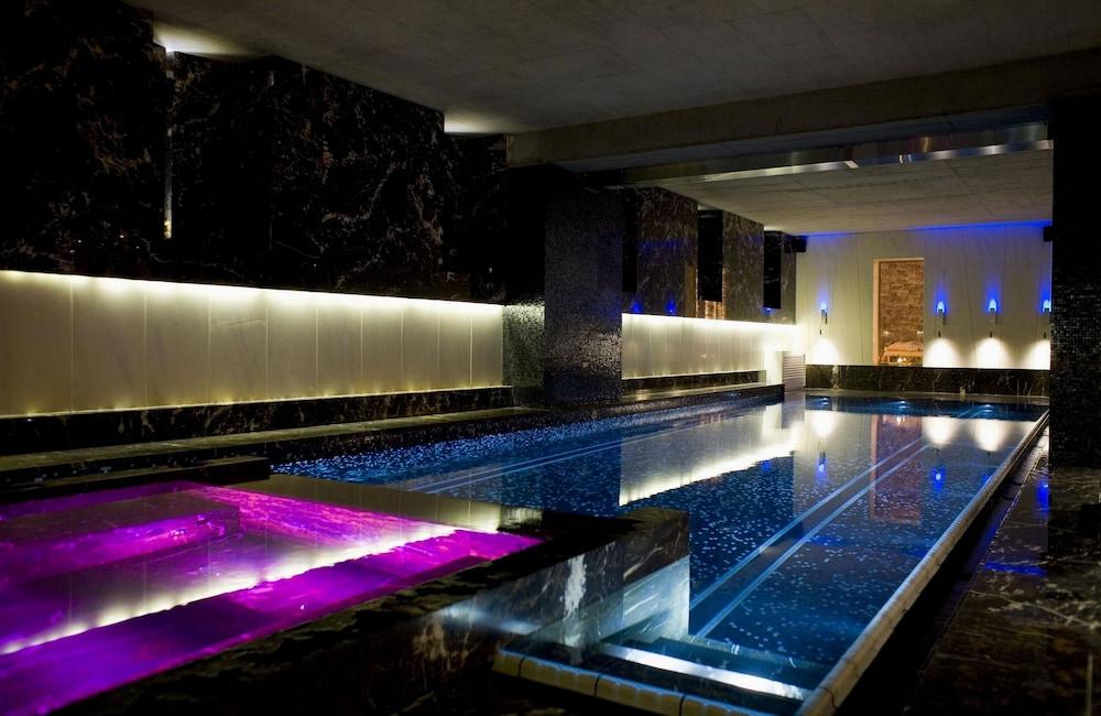 swimming pool spa