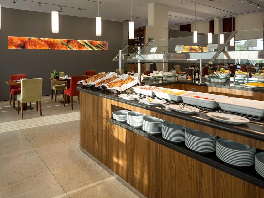 restaurant-cafeteria
